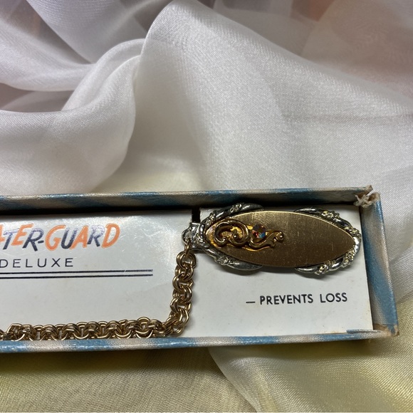 VINTAGE SWEATER-GUARD IN ORIGINAL BOX - UNSIGNED - Picture 7 of 14